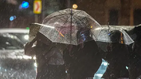 İstanbul'da sel felaketi. Anadolu yakası için alarm, saat verildi