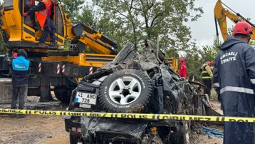 Kocaeli'de sel sularına kapılan araç bulundu, kayıp 1 kişi aranıyor