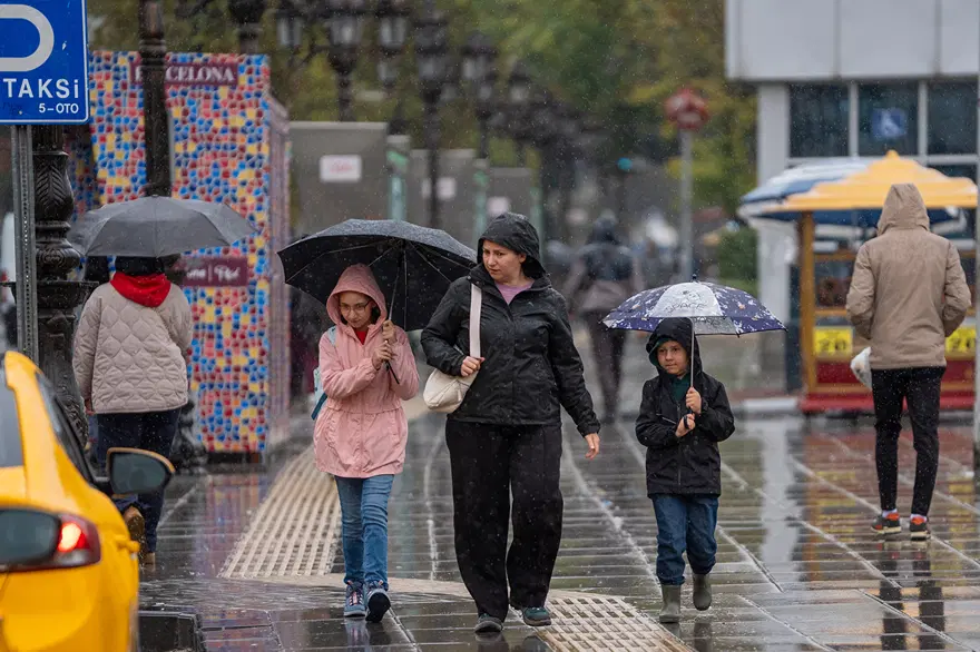 BAŞKENT ANKARA GÜNE YAĞMURLA BAŞLADI 3 BAŞKENT ANKARA GÜNE YAĞMURLA BAŞLADI 3