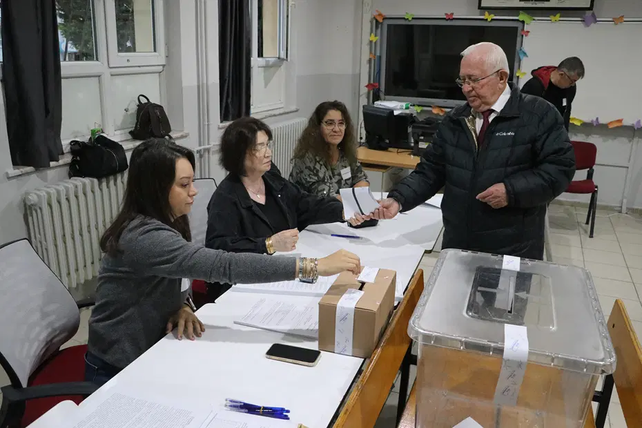 Bulgaristan'da seçim heyecanı. Türkiye'de de sandıklar kuruldu
