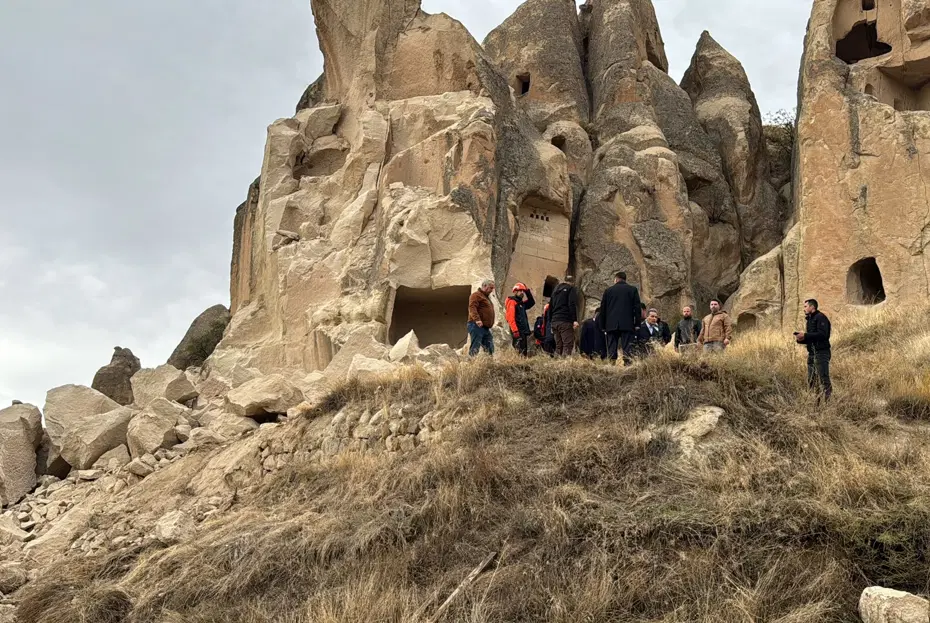 Kapadokya’da peribacası çöktü. İki kişi hayatını kaybetti