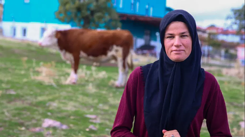 Fabrikada işçi olarak çalışırken başladı, şimdi "hanımağa" diyorlar