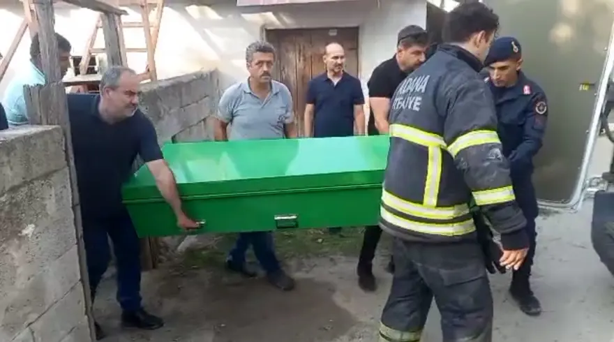 Adana'da ev yangını: Bedensel engelli kadın öldü 1