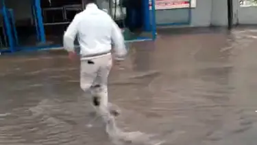 Adana’da sağanak su baskınlarına neden oldu