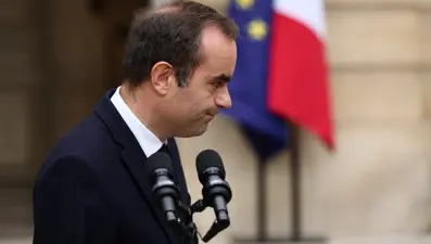 Fransa'da hükümet kepenk kapatmak üzere