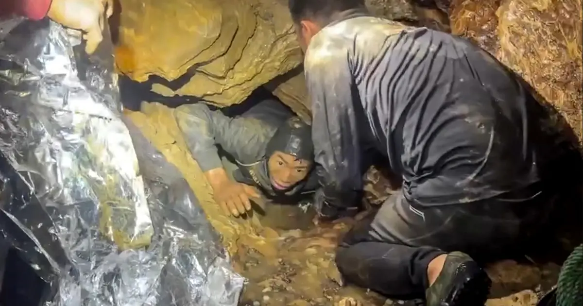 Laos'ta zamana karşı yarış. 10 gündür mağarada mahsurlar