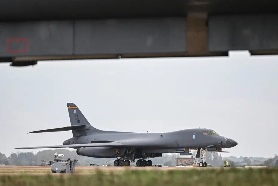 ABD, İngiltere'deki o üsten bütün B-1 bombardıman uçaklarını çekti