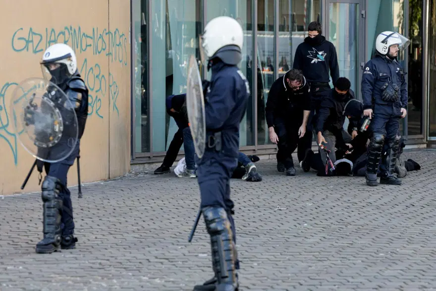 Belçika'da kamu çalışanları bütçe protestosu için greve gitti