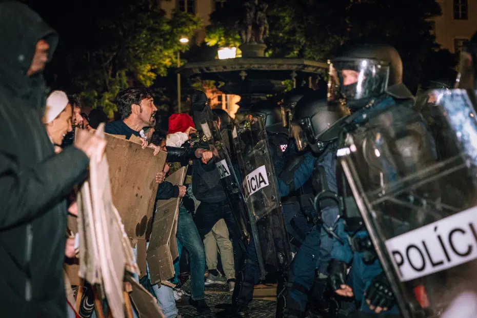 Portekiz'deki konut krizi eylemlerine polis müdahale etti. Göstericilerin kampları dağıtıldı