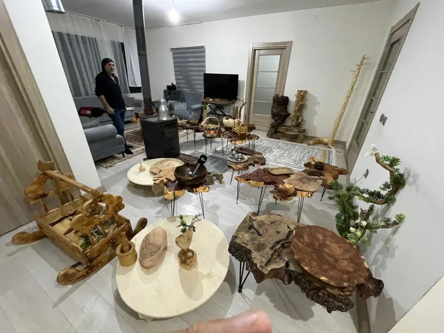 Hepsini ormandan topluyor: 25 yıldır dönüştürüp hediye ediyor 2