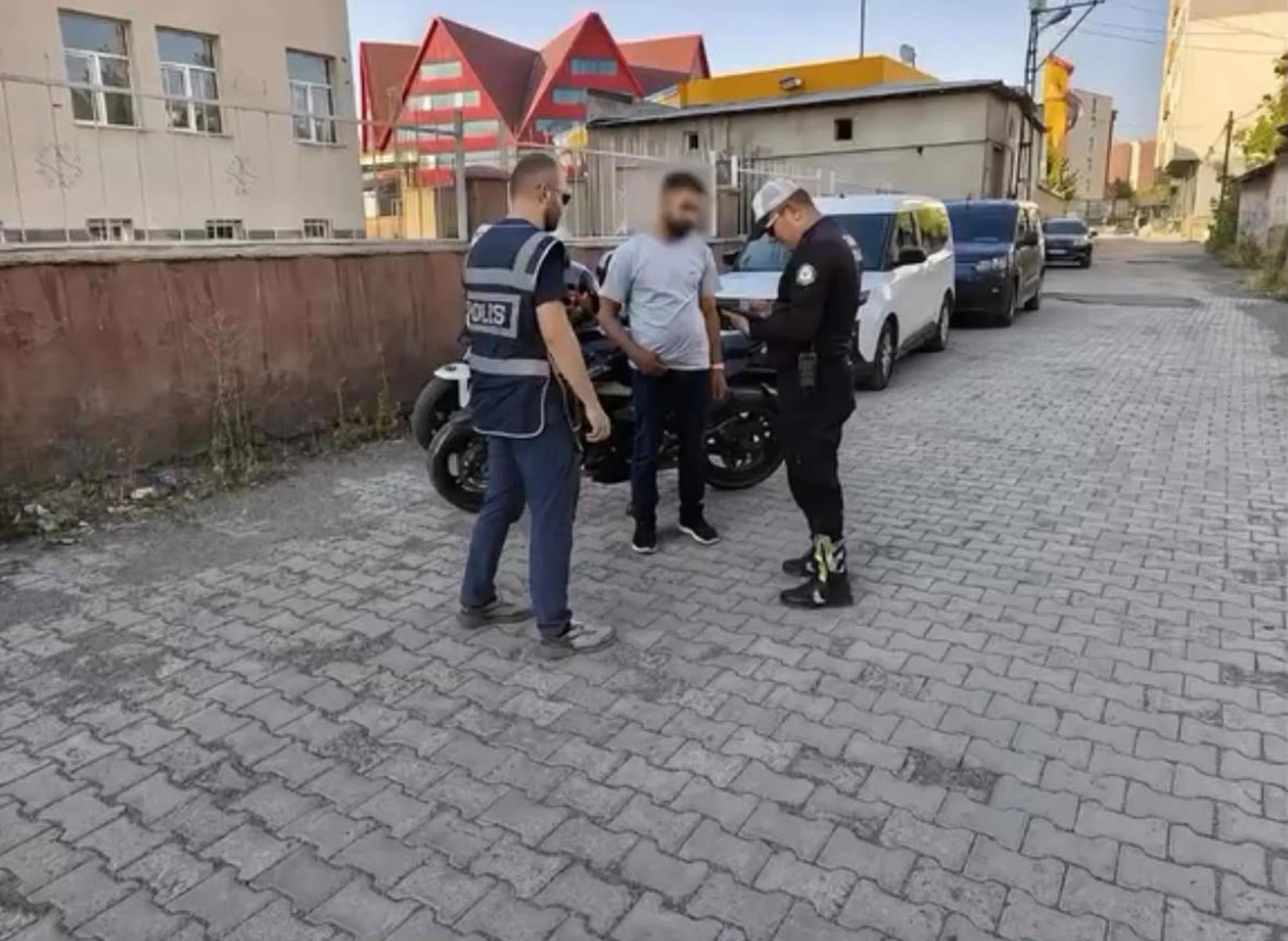Ağrı'da gürültülü sürüşe 17 bin lira ceza