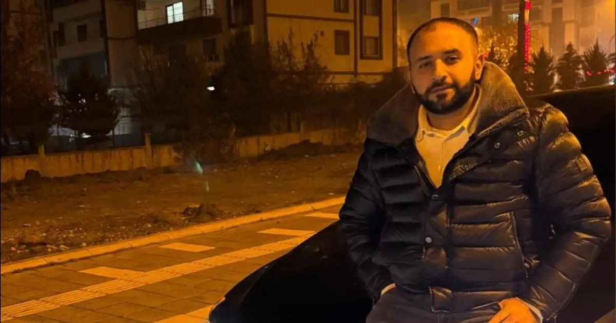 Maskeli dört saldırgan ailesinin yanında öldürdü