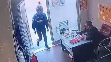 Akaryakıt istasyonundaki silahlı saldırı güvenlik kamerasında. 2 şüpheli yakalandı