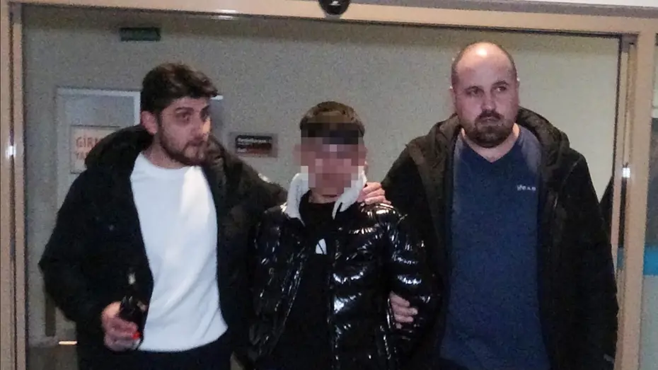 İki kişiyi bıçakladı, polise gidip teslim oldu