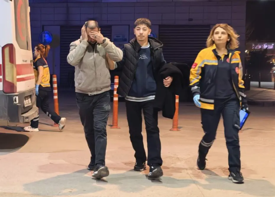 Dengesini kaybedip düştü, kulağı koptu