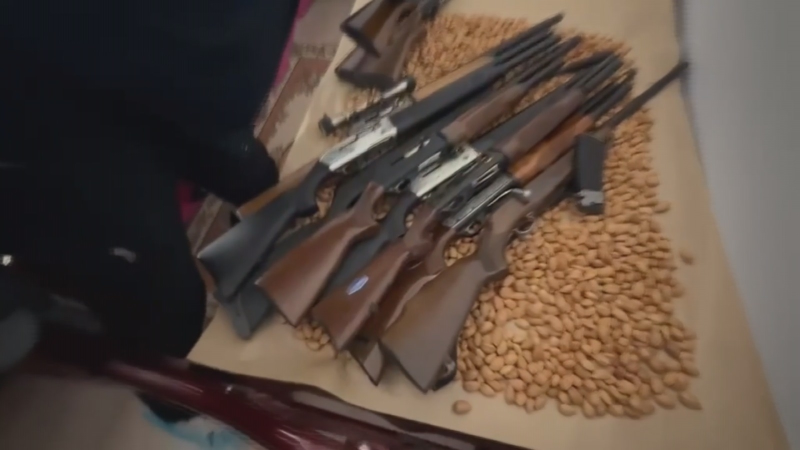 Kaçak silah operasyonunda 58 bin mermi ele geçirildi. 2 tutuklama