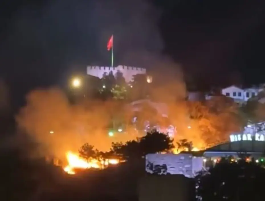 Ankara Kalesi'nde yangın