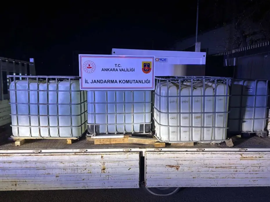 Ankara'da sahte gıda takviyeleri ve tonlarca etil alkol ele geçirildi