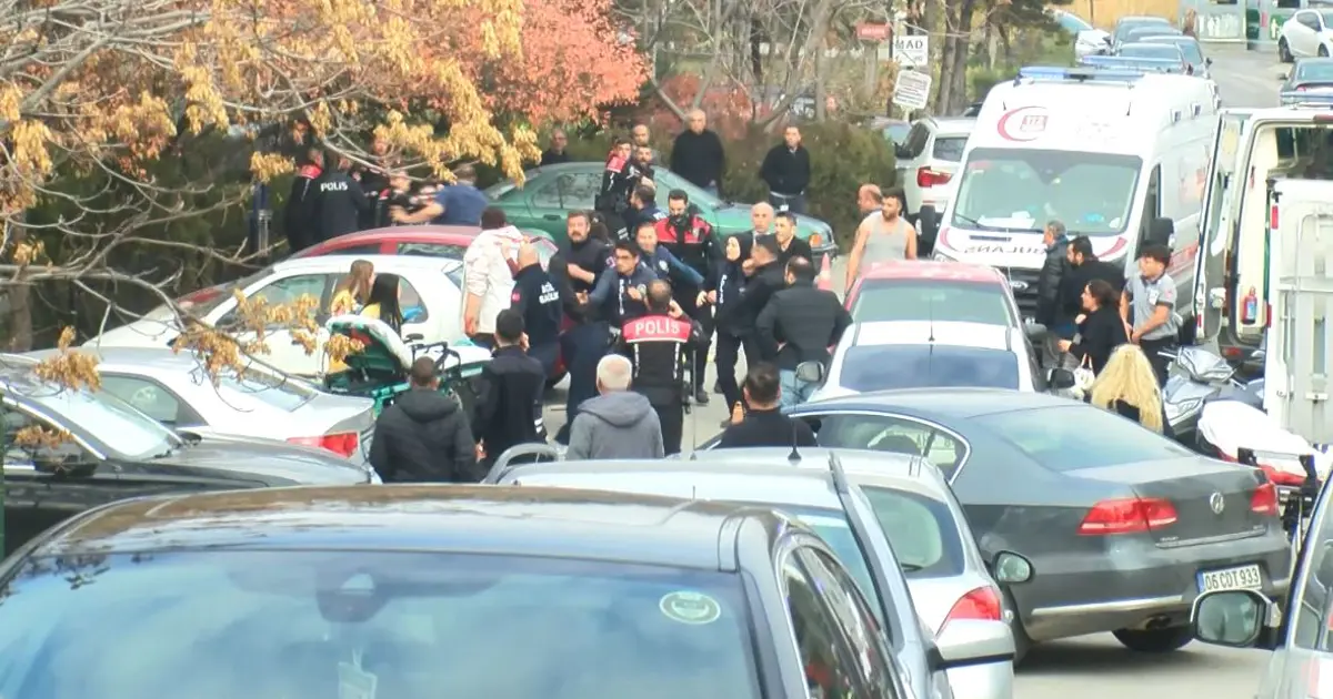 Ankara'da adliye önünde bıçaklı kavga