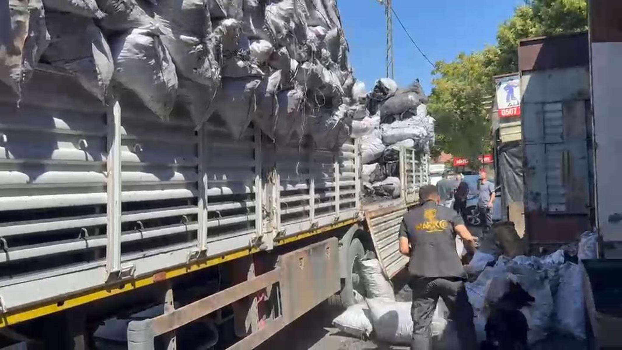 Ankara'da kömür yüklü tırda 1 buçuk kilo esrar ele geçirildi