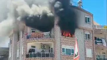 Antalya'da apartman yangını. Anne ve 1 yaşındaki bebeği kurtarıldı