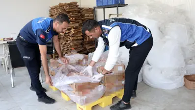 Döner, sucuk yapacaklardı! 25 ton bozuk tavuk eti ele geçirildi