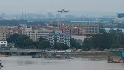 Uçan taksiler yola çıkıyor: Drone'la yemek teslimatına başladılar