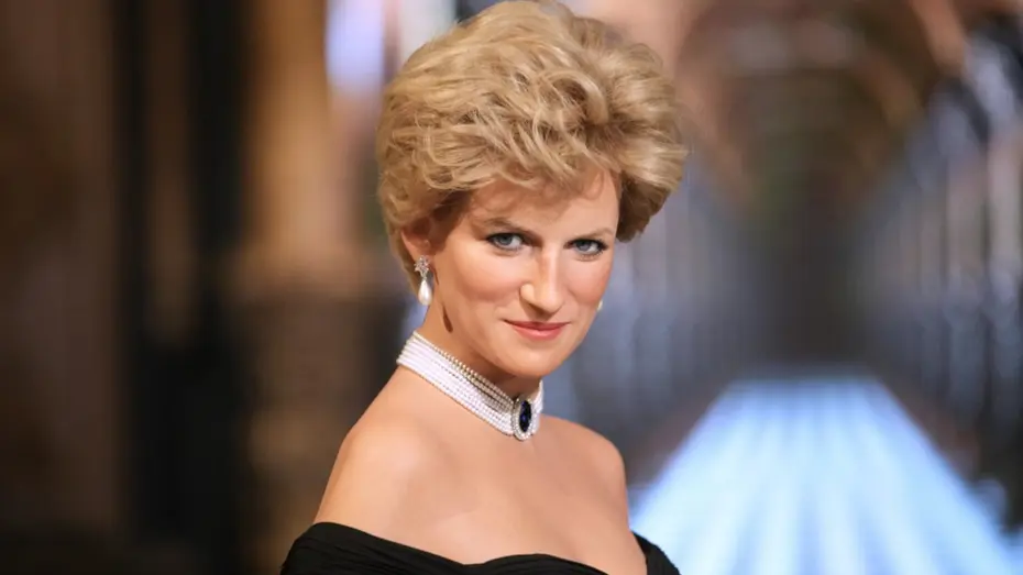 İntikam elbisesi sahnede: Prenses Diana'nın balmumu heykeli ilk kez sergilendi