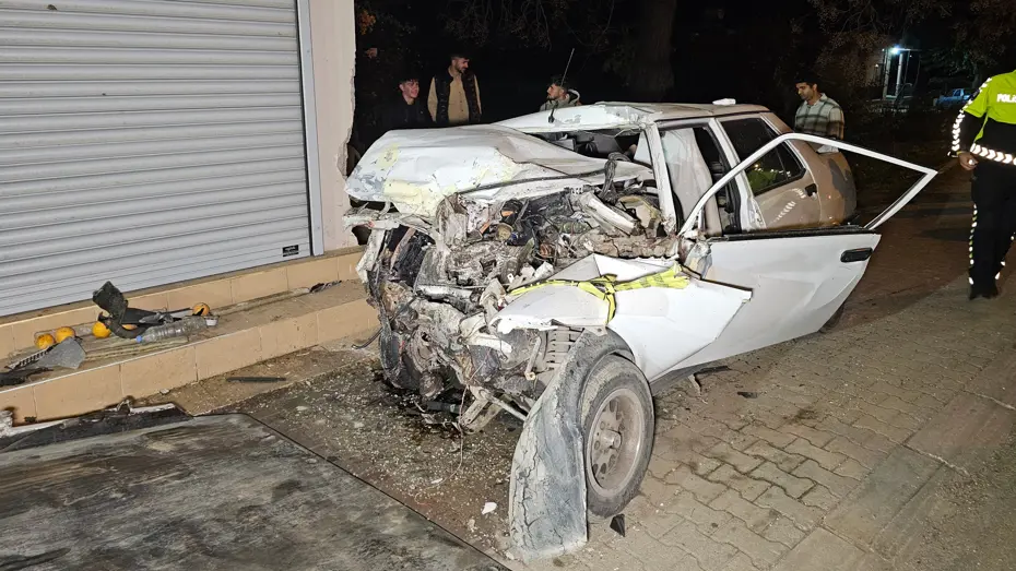 Arkadaşının öldüğü kazada ağır yaralanan ehliyetsiz sürücü kurtarılamadı