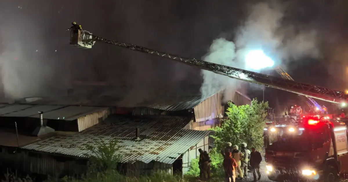 Fabrikada gece yarısı yangın paniği