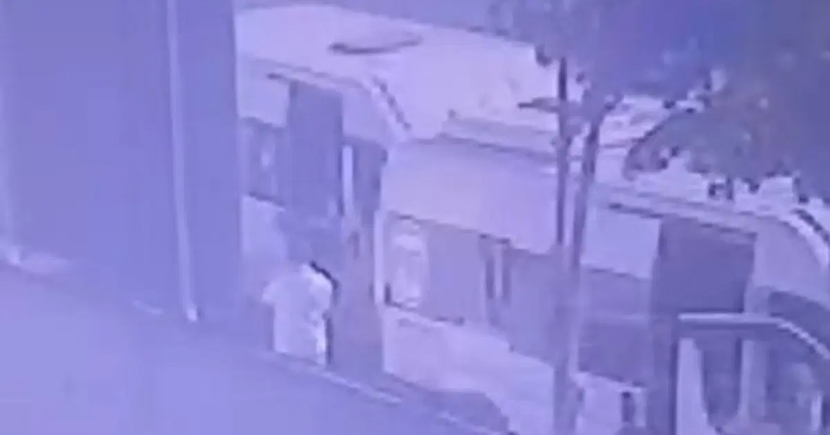 Servis şoförünü 4 kurşunla öldürerek kaçtı, polis yakaladı