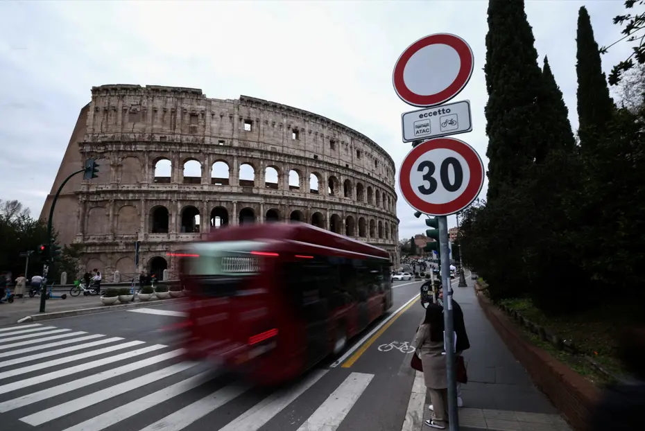 Roma şehir merkezinde araçlara hız sınırı