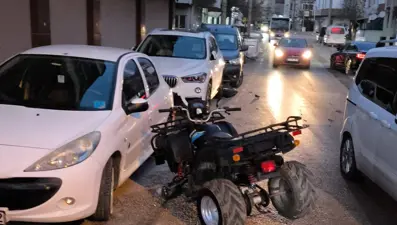 Alkollü sürücü askeri araca ve otomobile çarptı