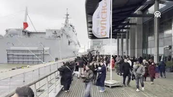 Rotterdam Limanı'nda TCG Anadolu'ya büyük ilgi 