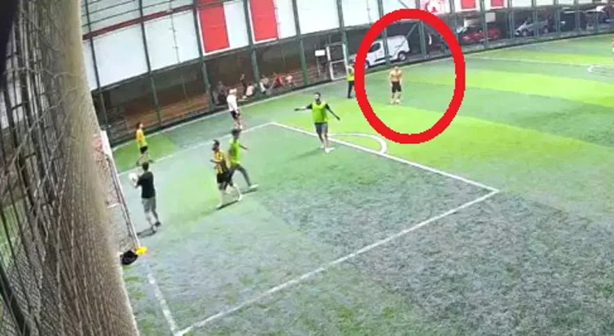 Halı saha maçı sırasında fenalaştı. Hastanede hayatını kaybetti 1