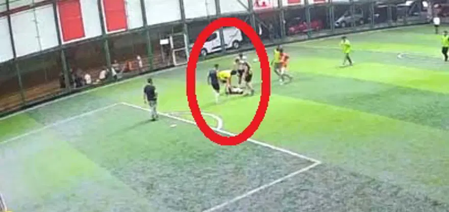 Halı saha maçı sırasında fenalaştı. Hastanede hayatını kaybetti 2