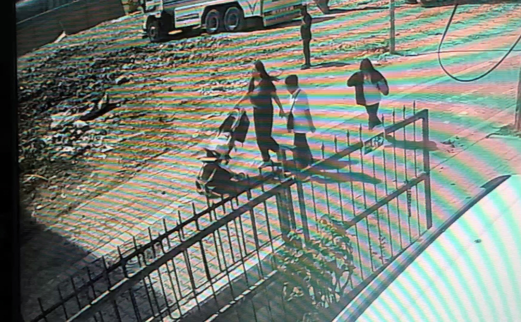 Avcılar'da kontrollü yıkım sırasında bina çöktü, yoldan geçenler son anda kurtuldu