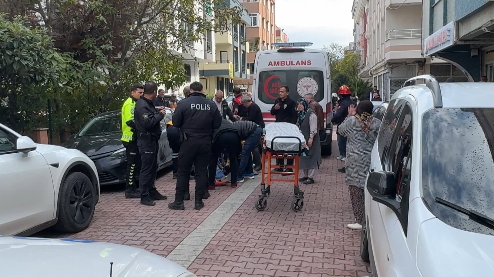 Avcılar'da yol verme tartışması sonrası 3 kişiye çarpıldı, 4 gözalti