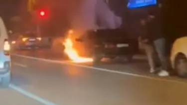 Karabük'te seyir halindeki araçta yangın