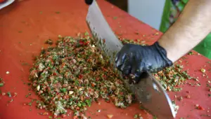 Antep'in favori lezzeti, Avrupa'dan onay aldı: Fiyatı 75 liradan başlıyor
