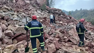 Ordu’da taş ocağında göçük: Enkaz altında 2 işçiden birinin cansız bedenine ulaşıldı