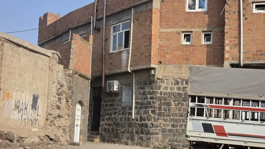 Evde çatışma çıktı, başından vuruldu: Bir ölü, sekiz gözaltı