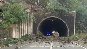 Artvin'de heyelan: Sarp Sınır Kapısı tüneli kapandı
