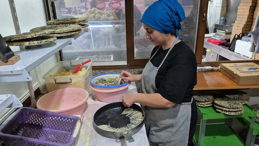 Evde hamsi pişirmenin püf noktası: 25 yıllık balıkçı sırrı açıkladı Evde hamsi pişirmenin püf noktası: 25 yıllık balıkçı sırrı açıkladı