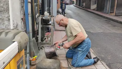 Kaybolmaya yüz tutmuş mesleğini 30 yıldır sürdürüyor: ''Gençler bu işi yapmaz''