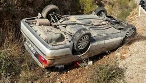 Burdur'da şarampole devrilen otomobilin sürücüsü yaralandı