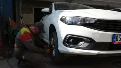 Zorunluluk önce çekildi, lastikçilerde kış yoğunluğu başladı 