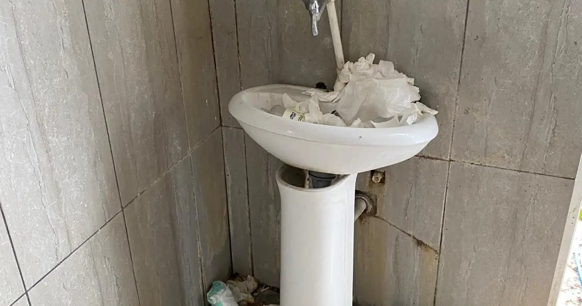 Bolu'da türbede kirlilik tepki çekti