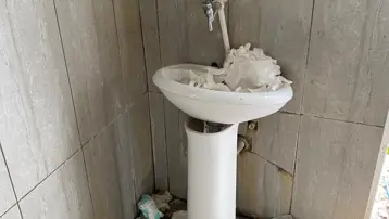 Bolu'da türbede kirlilik tepki çekti