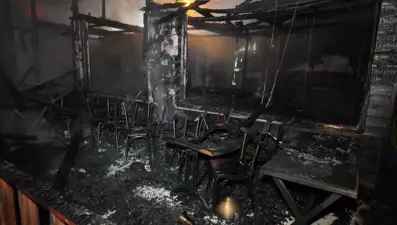 Şömine tutuştu, restoran küle döndü